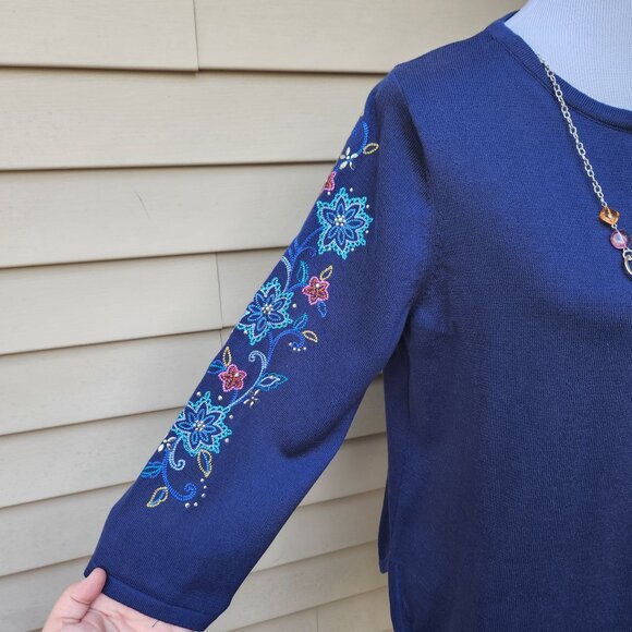Alfred Dunner Petite Dark Blue Sweater NWT Attached Necklace Embroidered Floral - Picture 6 of 16